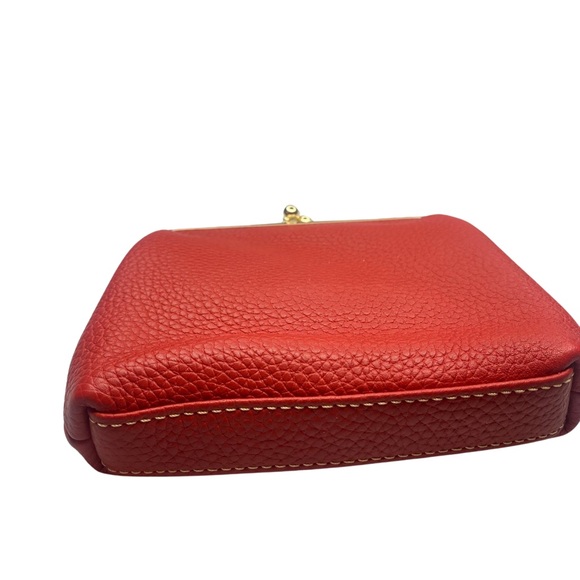 Dooney and Bourke red kisslock excellent condition - Picture 4 of 6